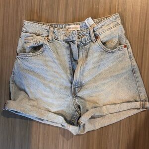 Zara shorts barely worn